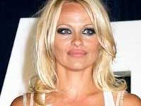 Pamela Anderson vows not to strip again