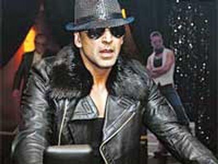 Akshay's free performance for charity