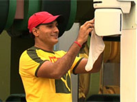 Bunty thrown out of Bigg Boss for abusing the show