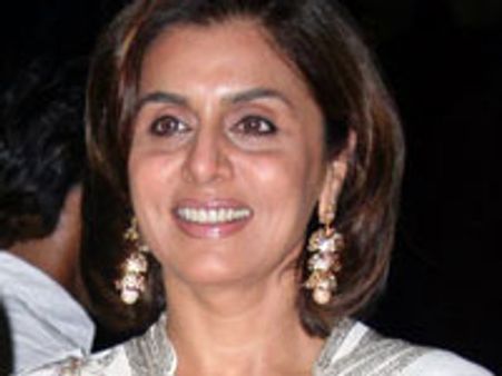 Neetu plays a middle class women in Do Dooni Char