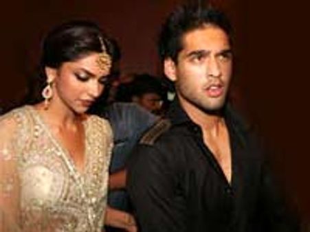 Deepika keeps mum on her affair with Siddharth