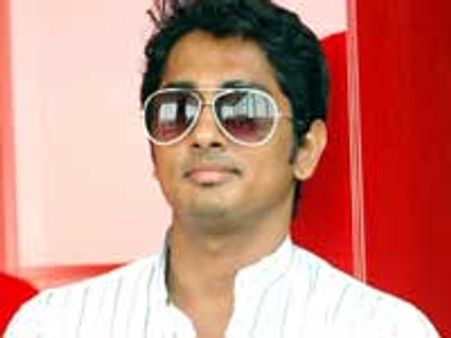 Siddharth – the new face of Peter England