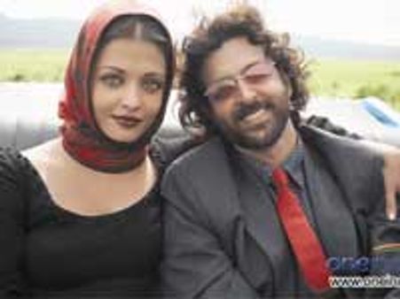 Aishwarya and Hrithik's intimate scene in Guzaarish