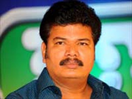 Shankar finds his 3 Idiots