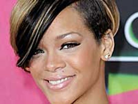 Rihanna wants her beau to propose at Perry's wedding