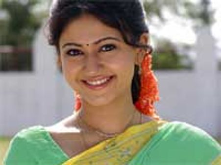 Poonam Bajwa to act with Mammootty