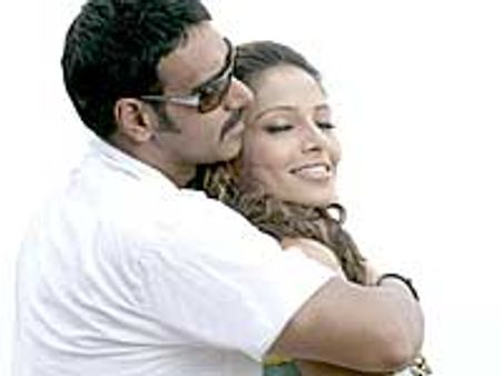 Bipasha Basu's role slashed in Aakrosh