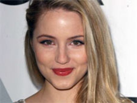 Glee star apologizes over racy schoolgirl photo shoot