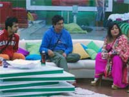 Cold war between Manoj and Samir in Bigg Boss 4