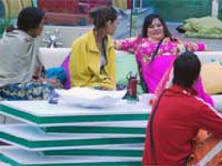 Dolly brings a dhamaka on Bigg Boss 4