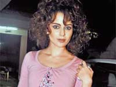 Kangana throwing tantrums on the sets of Tezzz?