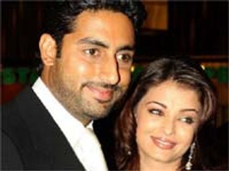 Abhishek takes Aishwarya to men’s washroom