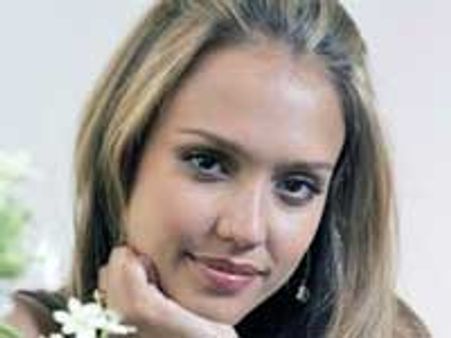 Jessica Alba's nude pregnant pictures hit the web