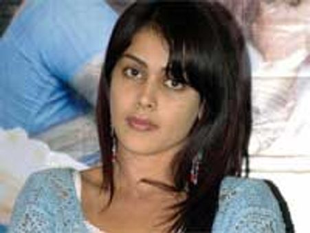 Genelia slaps a fan in Vijayawada