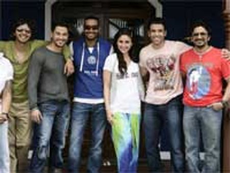 Golmaal 3 team meets Bigg Boss inmates