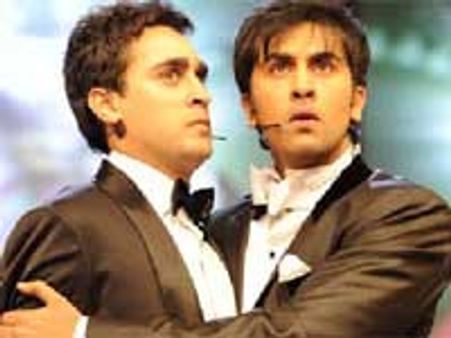 Ranbir Kapoor kisses Imran Khan twice