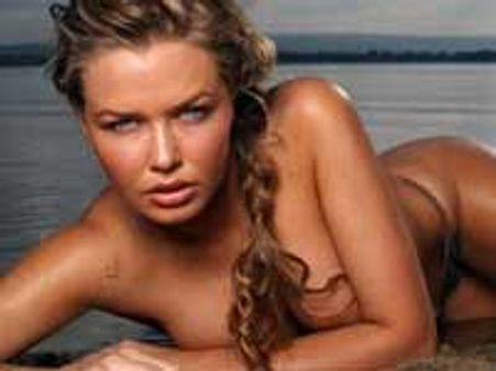 Nicole King gives Lara Bingle a run for money