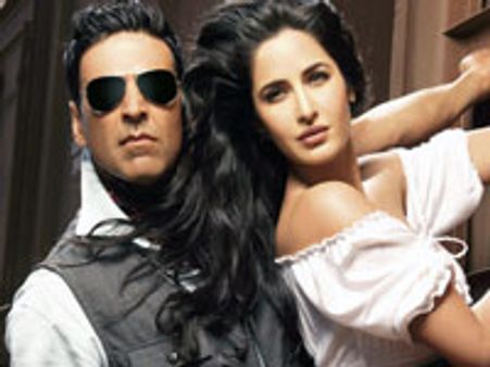 75 lacs worthy train built for Tees Maar Khan