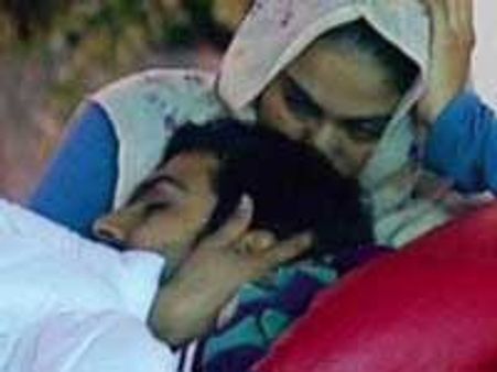 Veena shares a passionate kiss with Ashmit!