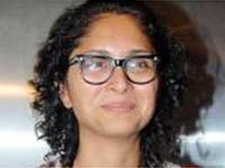 Kiran Rao writes post cards to promote Dhobi Ghat