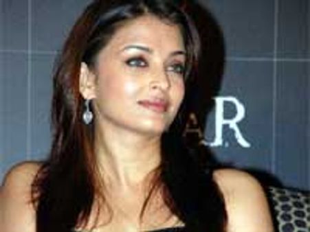 Ash wants special screening of Guzaarish for dad