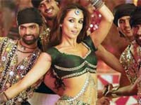 Malaika Munni rocks in Pakistan!