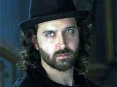 Hrithik's Guzaarish impresses Shahrukh