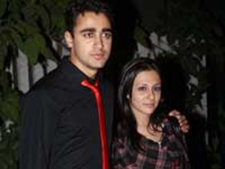 Imran staying at Avantika's house