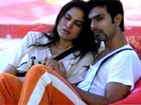 Ashmit gets possessive about Veena