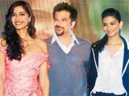 Kapoor khandaan spending New Year in Goa