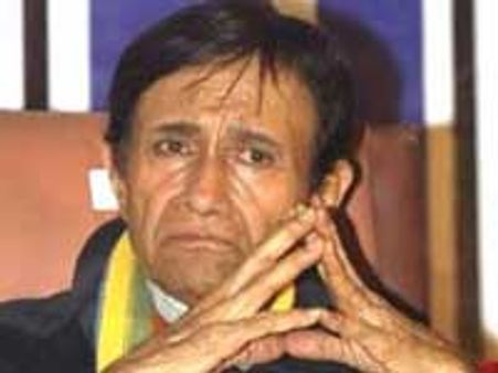 Dev Anand's Hum Dono to be re-released in colour