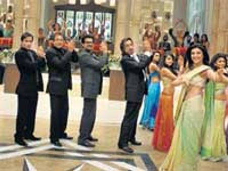 Sushmita has problems with No Problem cast