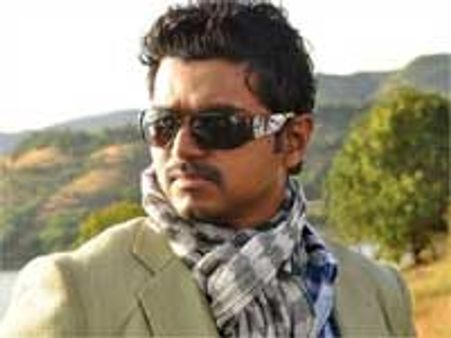 Vijay opens up on politics and Shankar's Moovar