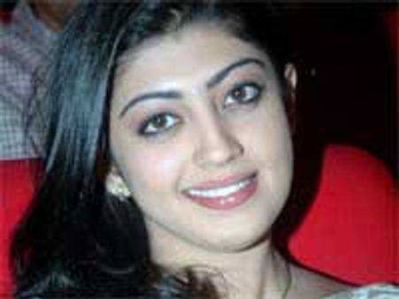 Pranitha to invade Kollywood