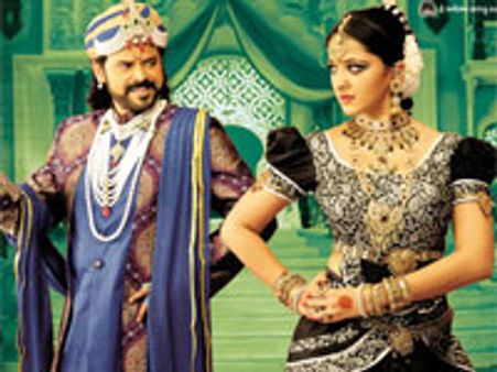 Nagavalli – Movie Review