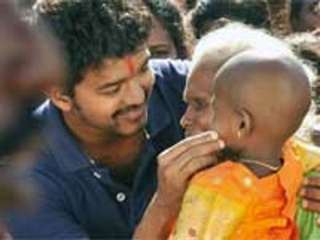 Watch Vijay's Kaavalan trailer