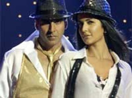 Katrina learns Bollywood trivia from Akshay