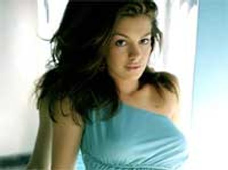 Anne Hathaway ready for nudity