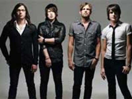Kings of Leon scrap last 2010 gig after blaze