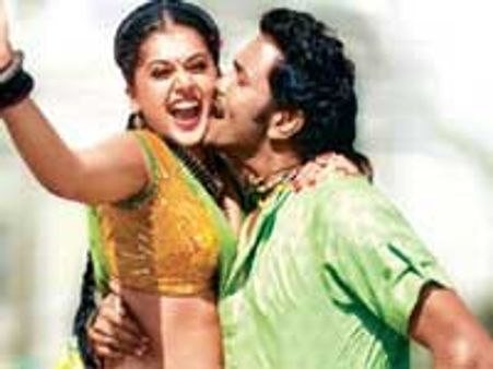 Tapasee's navel irks Censor Board