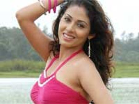 Sada wants her Mr Right to be like Hrithik Roshan