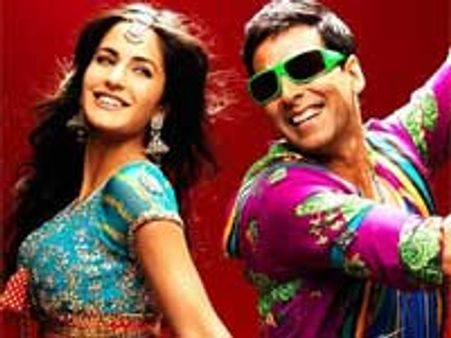 Tees Maar Khan continues to slide downwards at BO