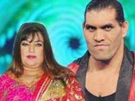 Dolly fights with her Veerji Khali on Bigg Boss 4