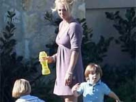 Top 5 single dedicated moms in Hollywood