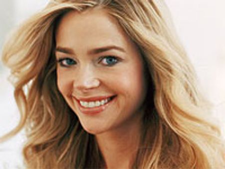 Denise Richards to star in raunchy flick about cougars