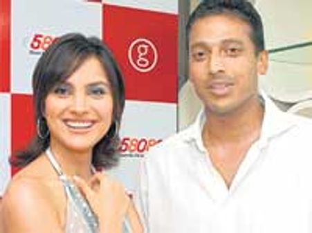 Lara-Mahesh to tie the knot in Victorian style