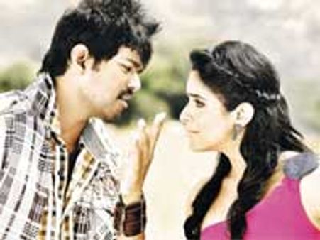 Vijay's Kaavalan postponed by a day