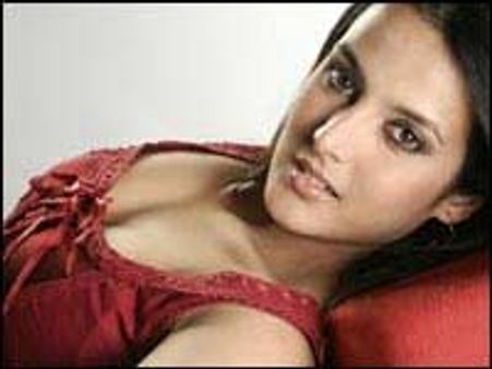 Tulip Joshi gets hot with Vatsal in bedroom
