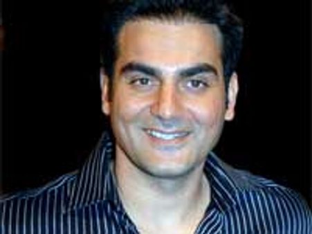 Arbaaz secretly gives cheque to Raziya Begum's kin