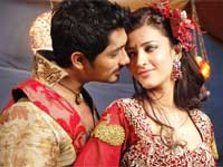 Anaganaga O Dheerudu attracts family audience